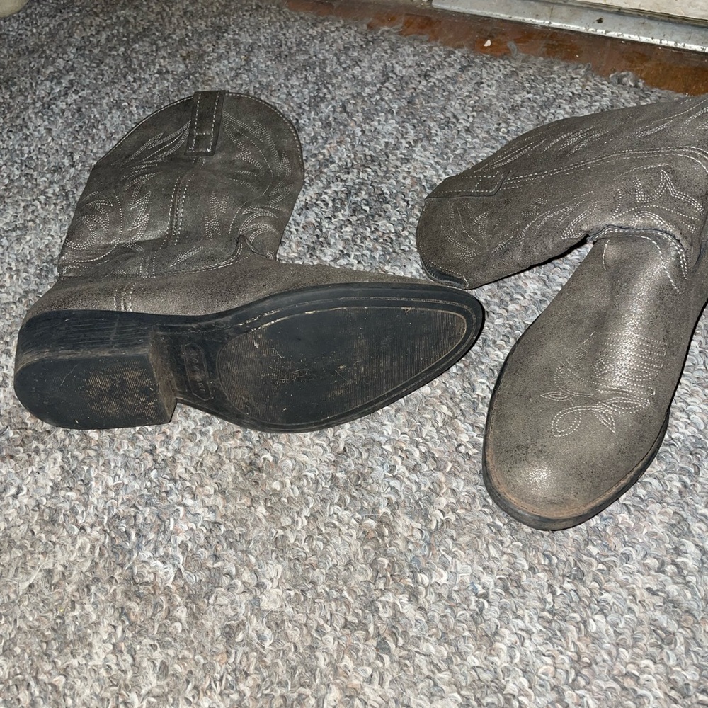 Fairly new cowboy boots.